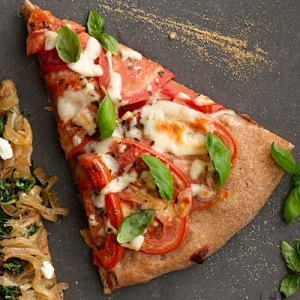 tomato-mozzarella-pizza-400x400